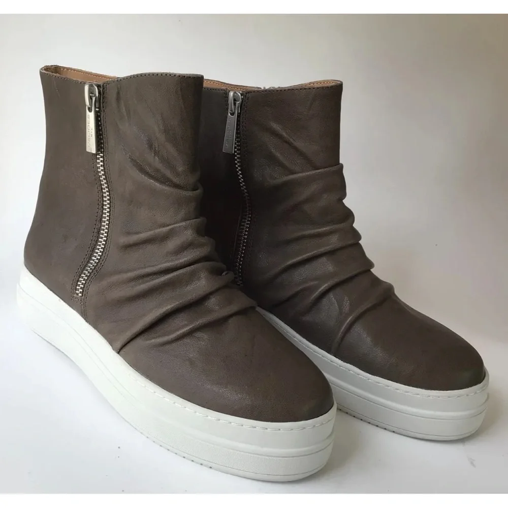 J/SLIDES Tina Platform High Top‎ Sneaker/Boot, Taupe (Size 6.5 M)